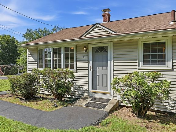 3rd image of 111 Nashua Rd