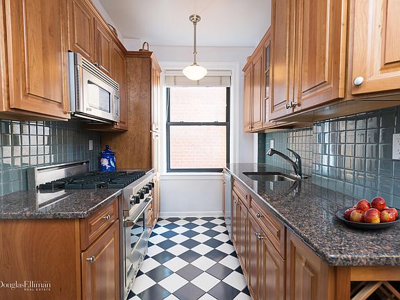 4th image of 179 E 79th St APT 12-D