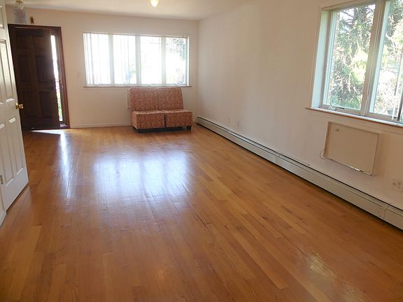 2nd image of 6409 Pleasantview St Fl 1ST