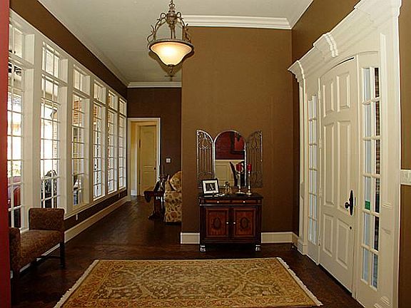 3rd image of 1601 Manor Lane Ct