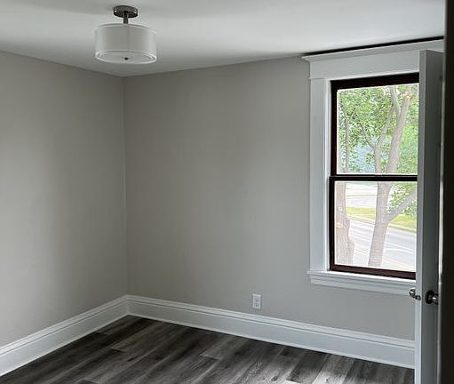 5th image of 231 McHenry Ave