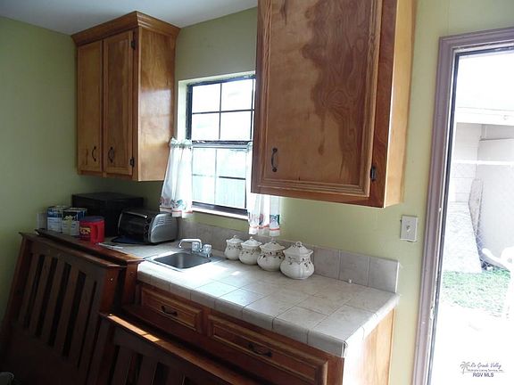 4th image of 35 Bahia Cir