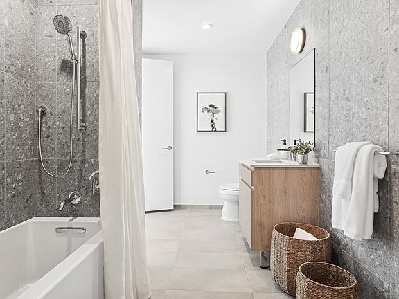 3rd image of 155 Bay St #809