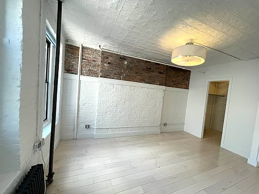 Rented by Vertical Real Estate LLC | media 8