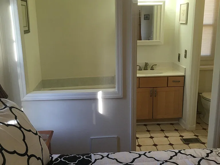 1025 Lake Shadow Dr — Photo 36