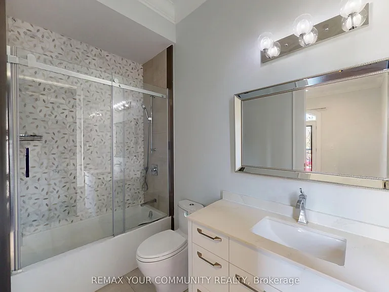 19 Blyth St — Photo 36