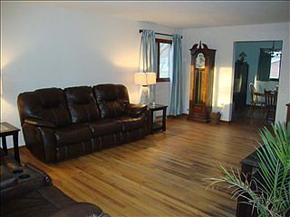 4th image of 8165 Woodlawn Dr