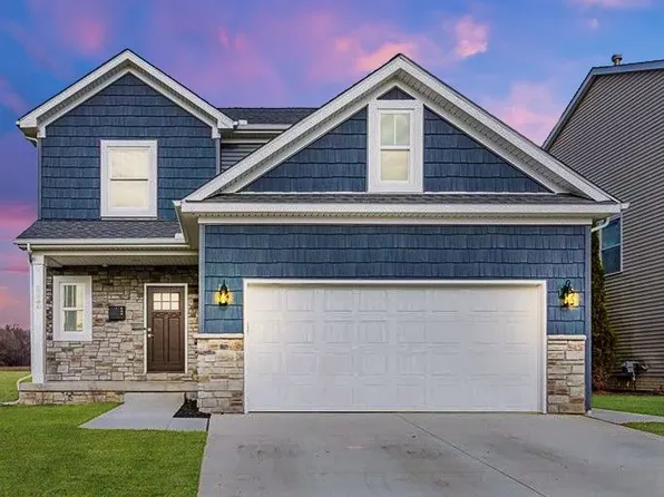 3838 Rolling Hills Dr, Holly, MI 48442