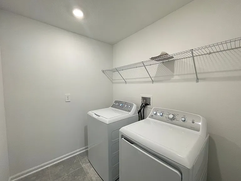 343 Heroic Rd — Photo 8