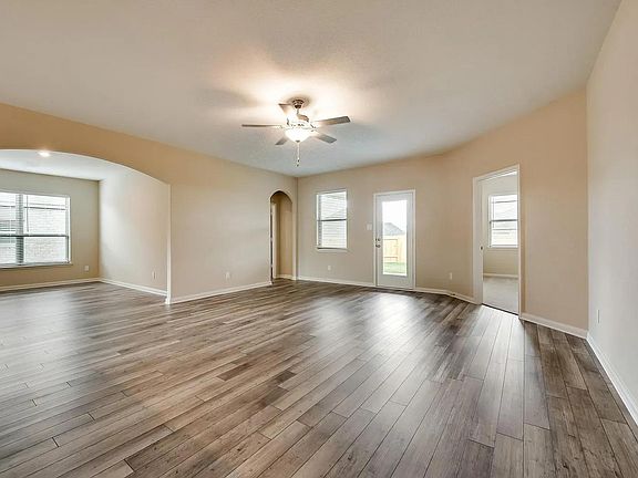 4th image of 1024 McDonald Dr