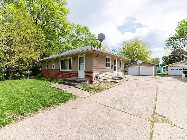 2761 Skeies Dr — Photo 1