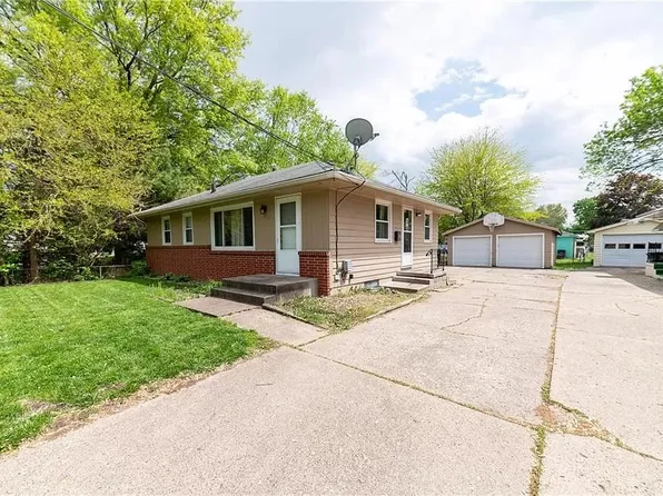 2761 Skeies Dr, Des Moines, IA 50317
