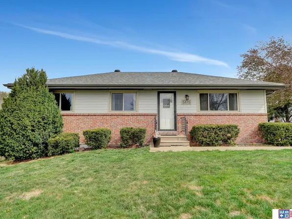 5615 Salt Valley Vw, Lincoln, NE 68512