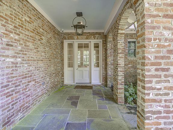 3rd image of 3336 Indiana Ave