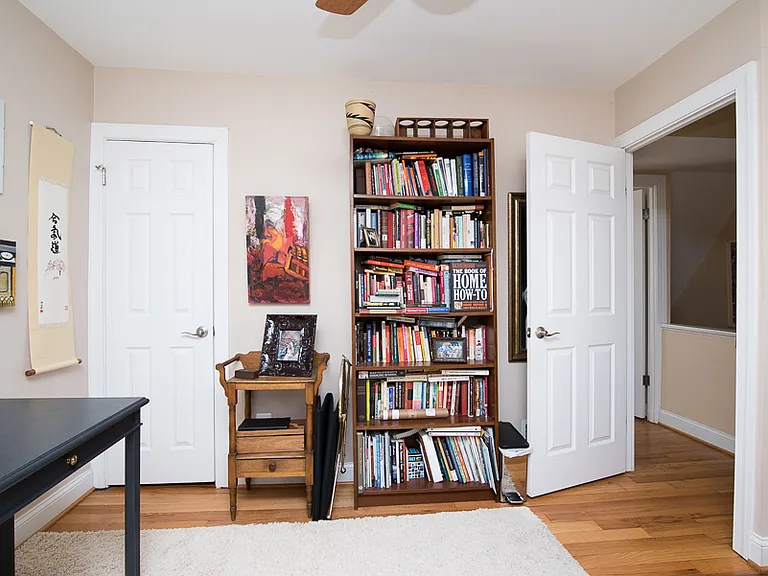 234 Nicholson St NE — Photo 7