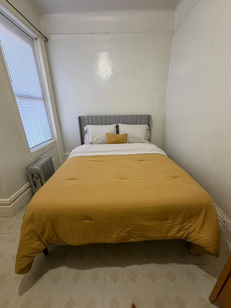 3 bed, $1,200 — Photo 1