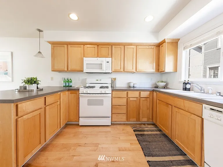 12719B Greenwood Ave N #B — Photo 14