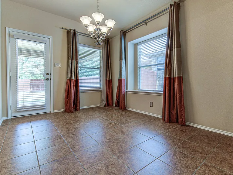 307 Riverine Way — Photo 8
