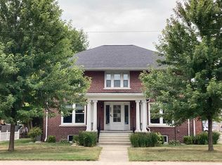 251 E Market St, Nappanee, IN 46550