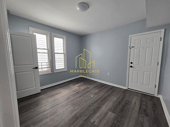 4th image of 52 S 12th St #22