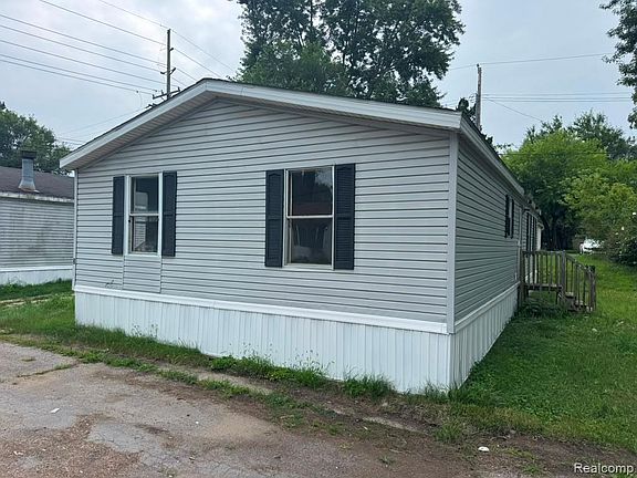 3rd image of 2445 E Grand River Rd Lot 2