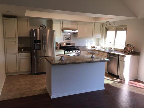5th image of 510 Stonehedge Dr