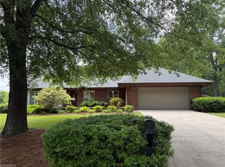 1223 Gatehouse Rd, High Point, NC 27262