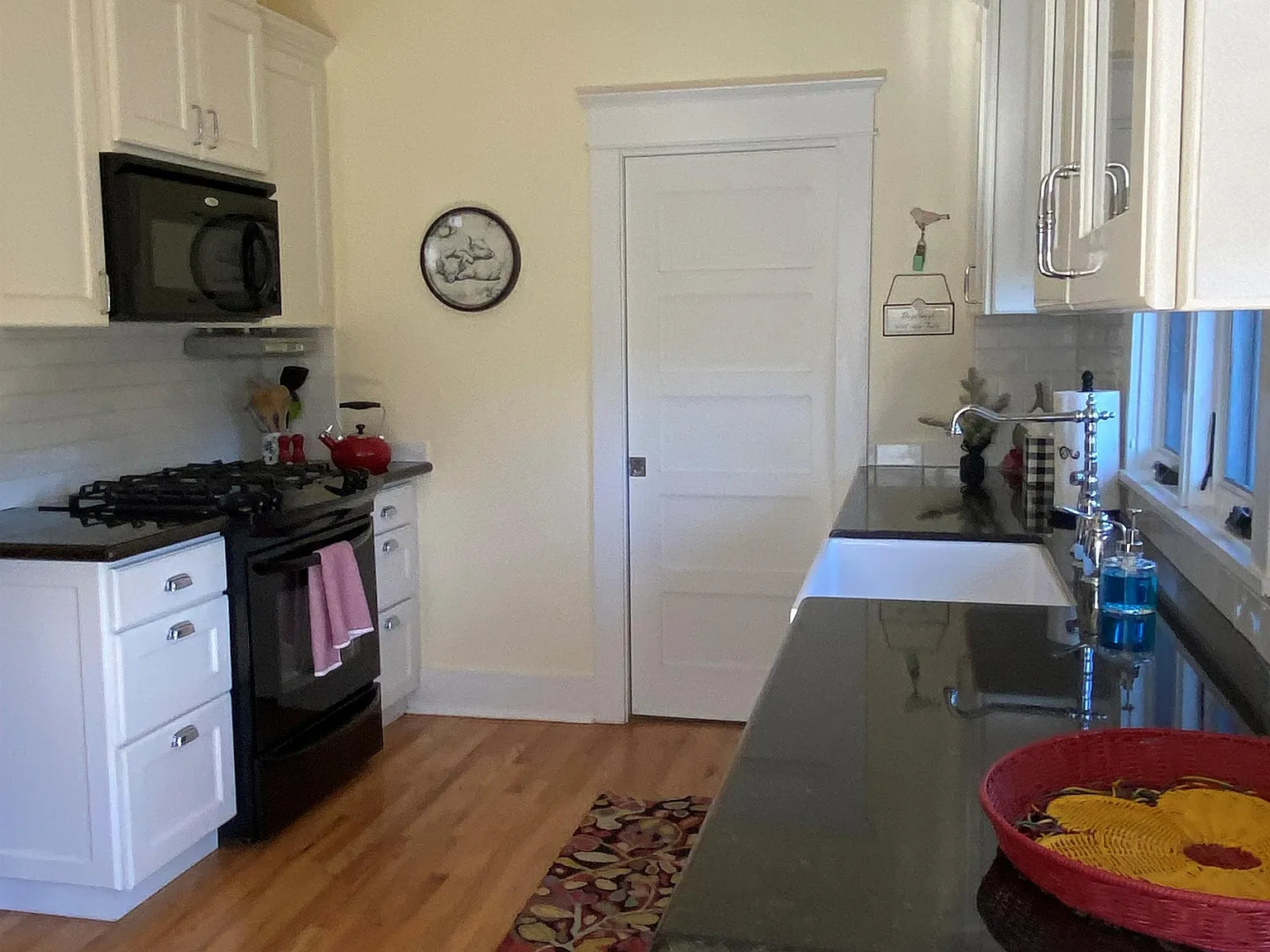 BC1571-347 South Mount Vernon Avenue - — Photo 4