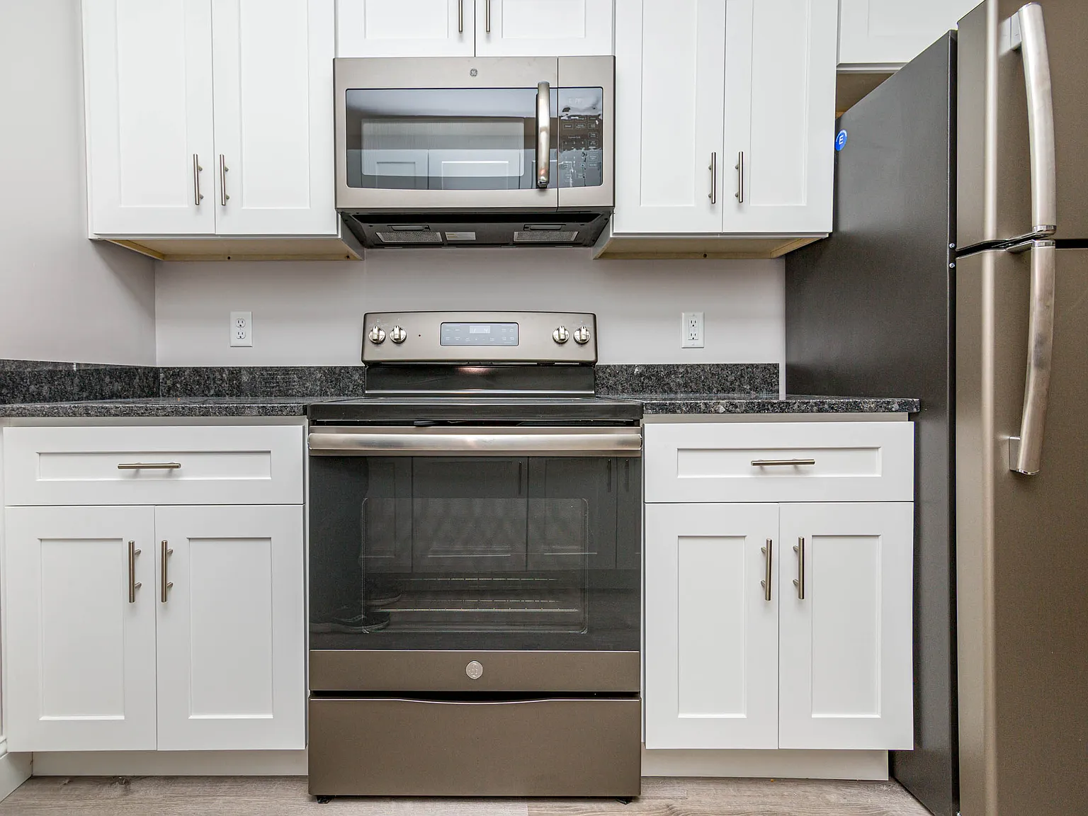 1 bed, 650 sqft, $2,400 — Photo 4