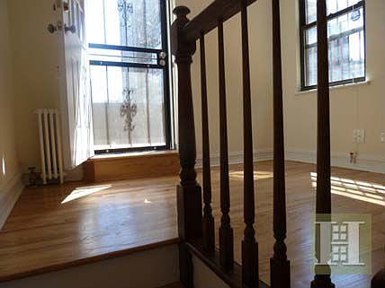 5th image of 235 E 46th St APT 6G