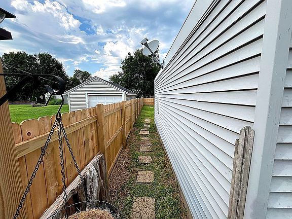3rd image of 1903 11th St