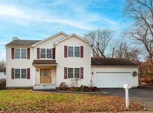 210 Potters Ave, Warwick, RI 02886