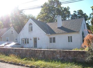 2 Indian Trl, White Plains, NY 10603