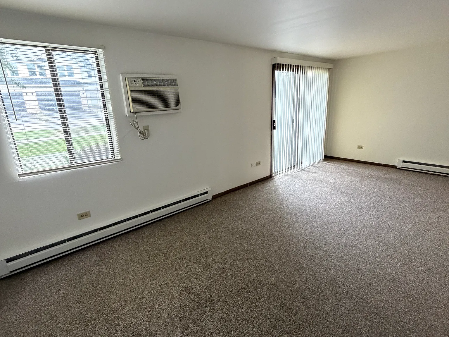 2 bed, 850 sqft, $1,495 — Photo 2
