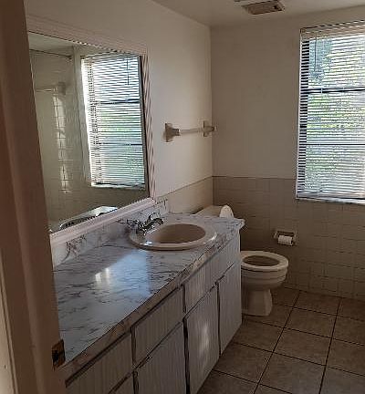 4th image of 3801 Country Club Blvd #1