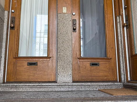 3rd image of 1051 Pacific Ave