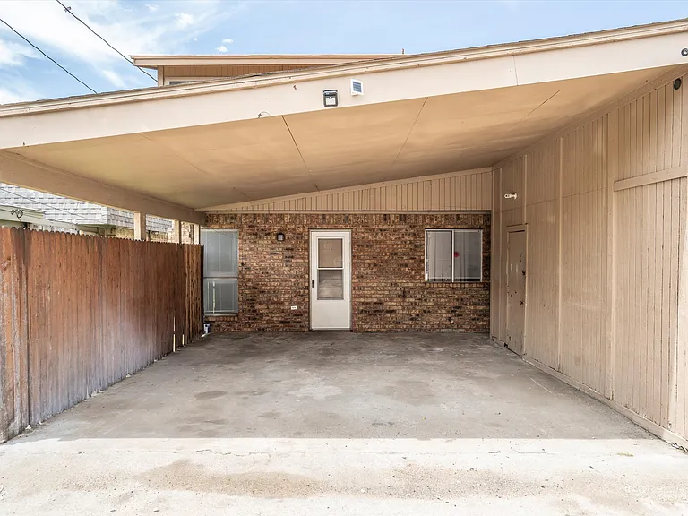 2207 Chase Ct — Photo 17
