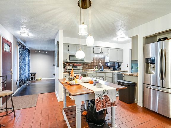 5th image of 6651 Nicoll Dr