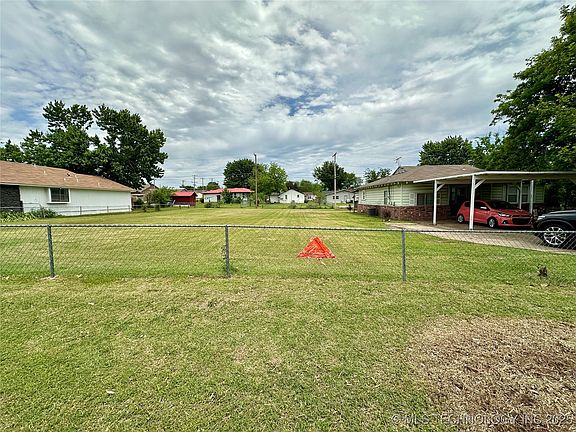 3rd image of 4819 S Waco Ave