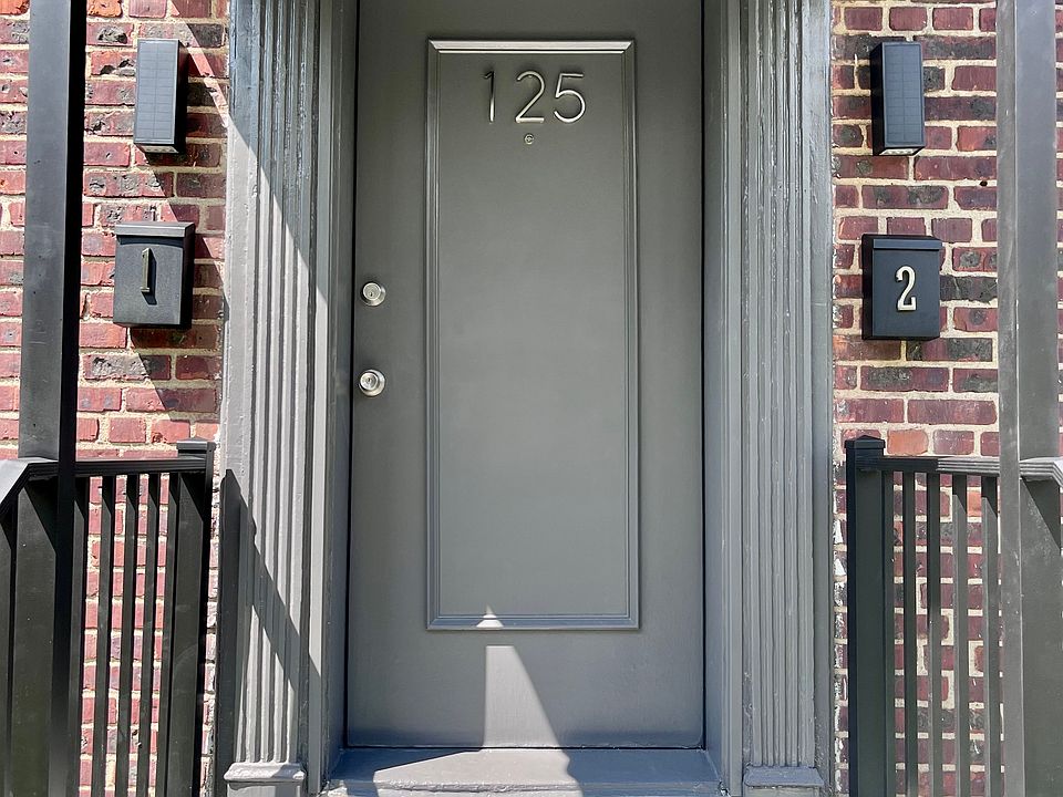 1st image of 125 Roosevelt Ave