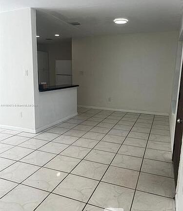 3rd image of 520 NE 171st Ter