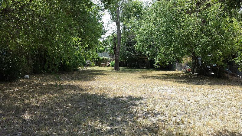 2nd image of 1427 Laredo St