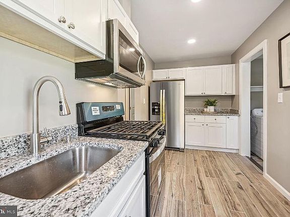 4th image of 6705 Pine Grove Dr