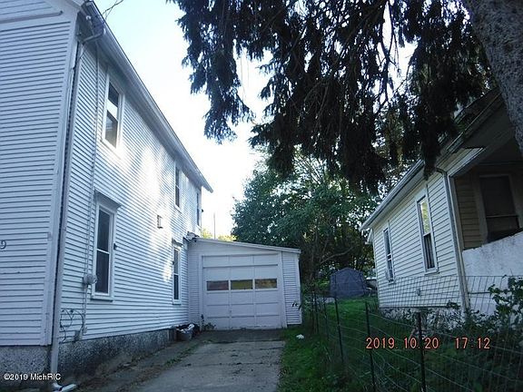 2nd image of 101 Burnham St W