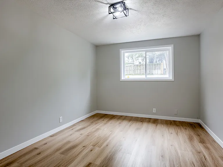 4713 Davenport St #1 — Photo 6
