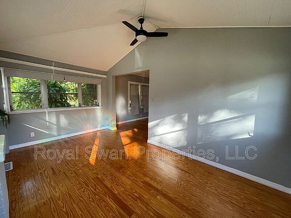 3rd image of 924 Vistabula St
