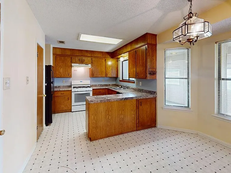 1810 Gautier Ave — Photo 16