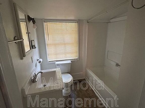 5th image of 241 Davis St