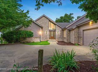 2479 Barnsbury Rd, East Lansing, MI 48823