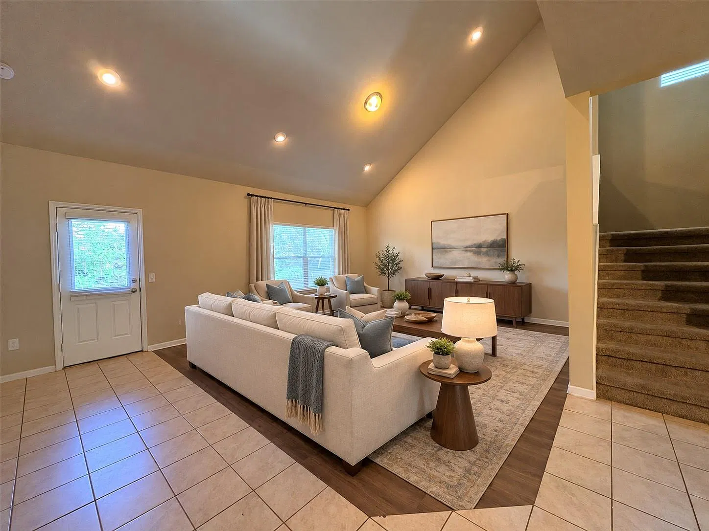 4 bed, 2.5 bath, 2768 sqft, $2,700 — Photo 2